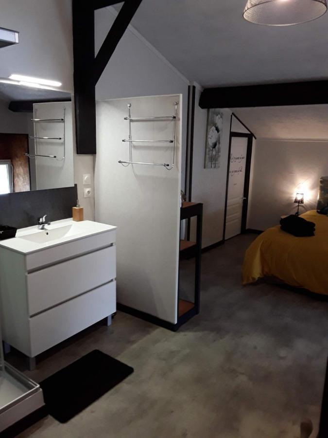 La Chambre D'A Cote Doulezon Экстерьер фото