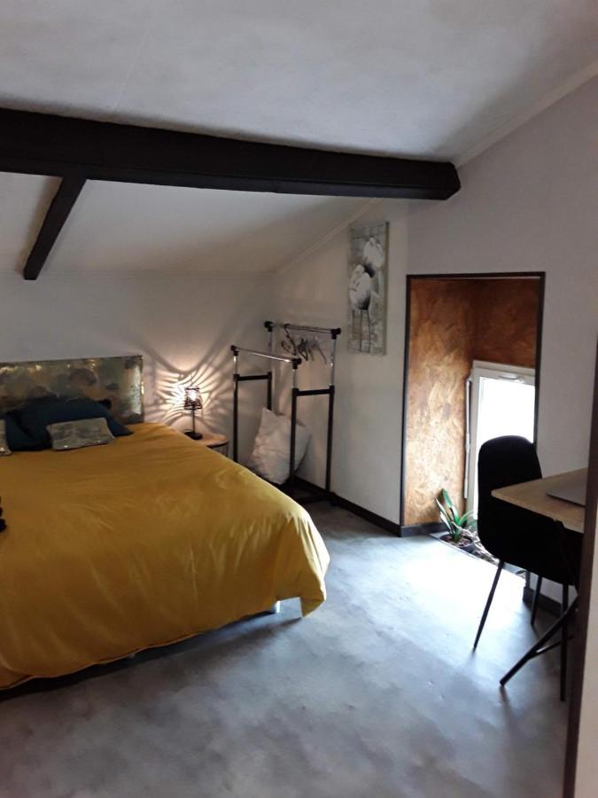 La Chambre D'A Cote Doulezon Экстерьер фото